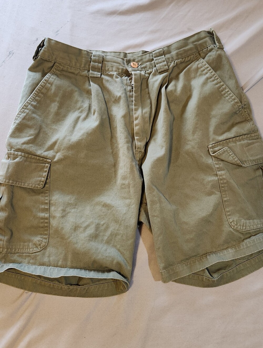 Men's Olive Green Cargo Shorts Outdoorsman Hiking Camping Traveling Hunting